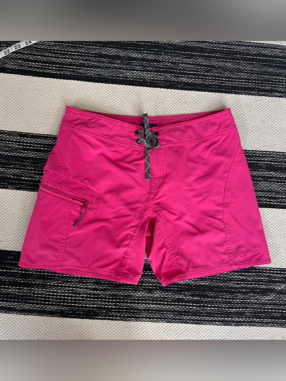 Patagonia Hot Pink‎ Women's Active Quick Dry Outdoor Summer Shorts Size 2